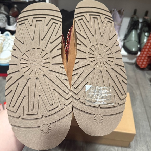 Brand New UGG Women's Chestnut Tazz II - Picture 8 of 8